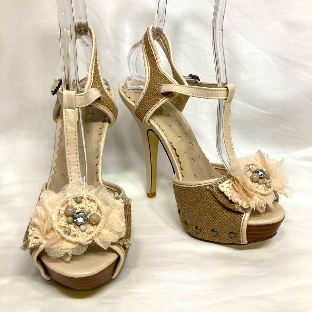Not Rated Tan Heels, size 9.5